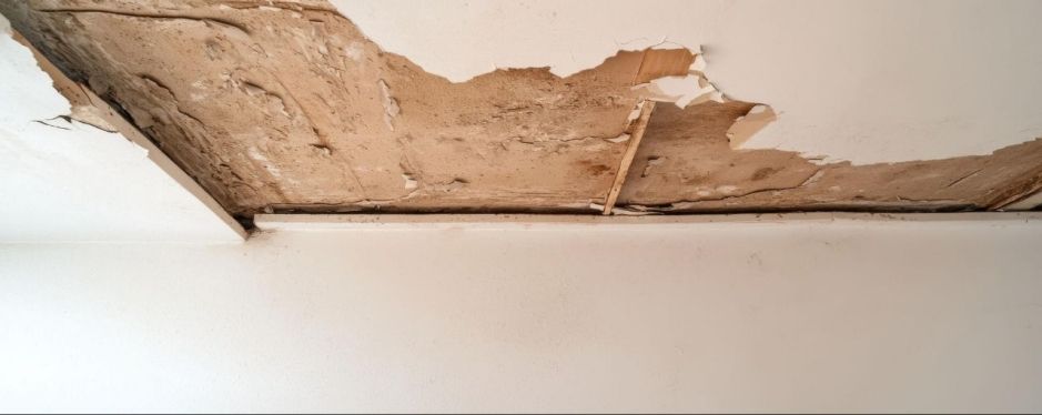 damaged-ceiling ฝ้าเพดานชำรุด